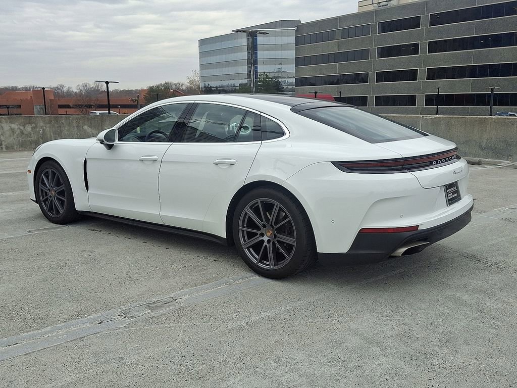 Used 2024 Porsche Panamera image 3
