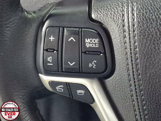 Used 2017 Toyota Sienna SE Premium FWD image 12