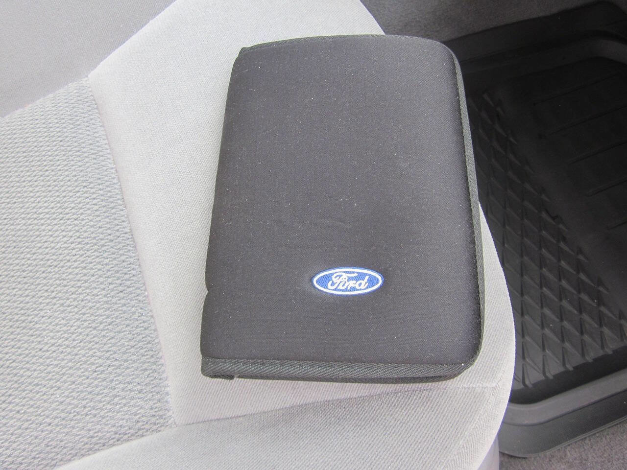 Used 2005 Ford Taurus SE FWD image 15