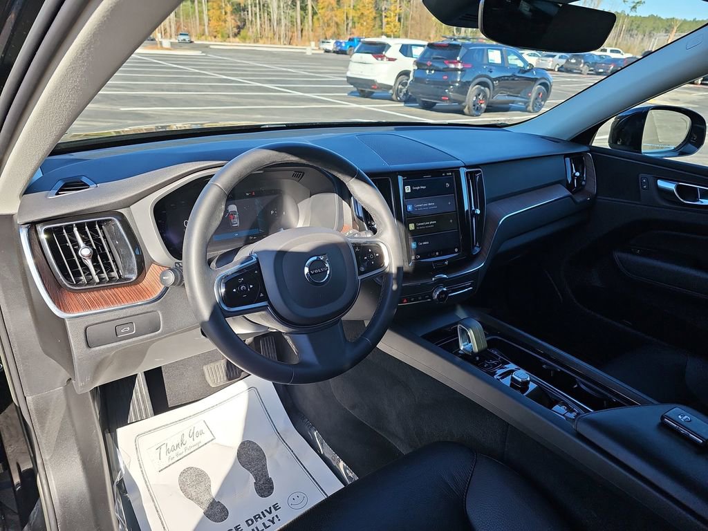 Used 2023 Volvo XC60 B5 Plus w/ Protection Package Premier image 21