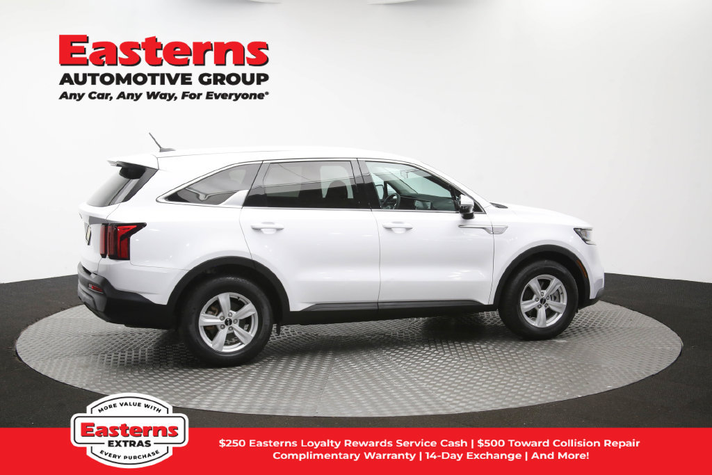 Used 2023 Kia Sorento LX FWD image 42