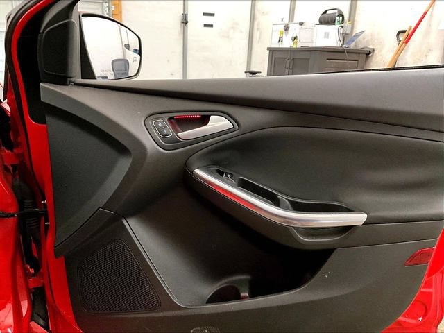 Used 2015 Ford Focus ST w/ Equipment Group 402A FWD image 23