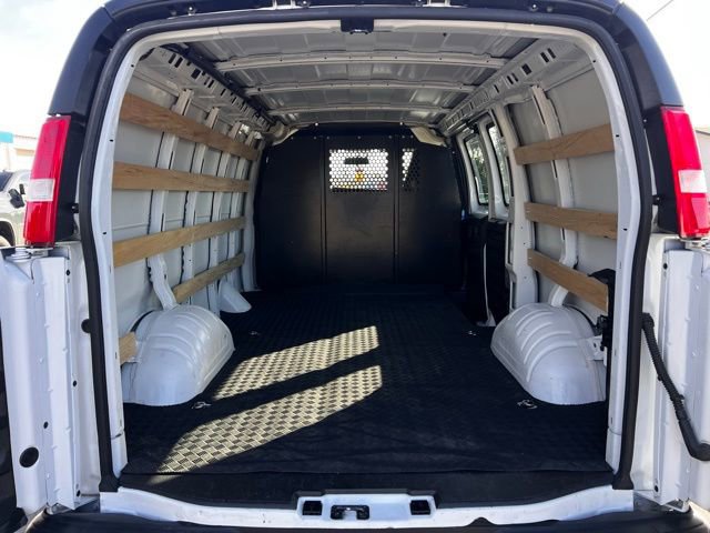 Used 2024 Chevrolet Express 2500 w/ Driver Convenience Package image 18