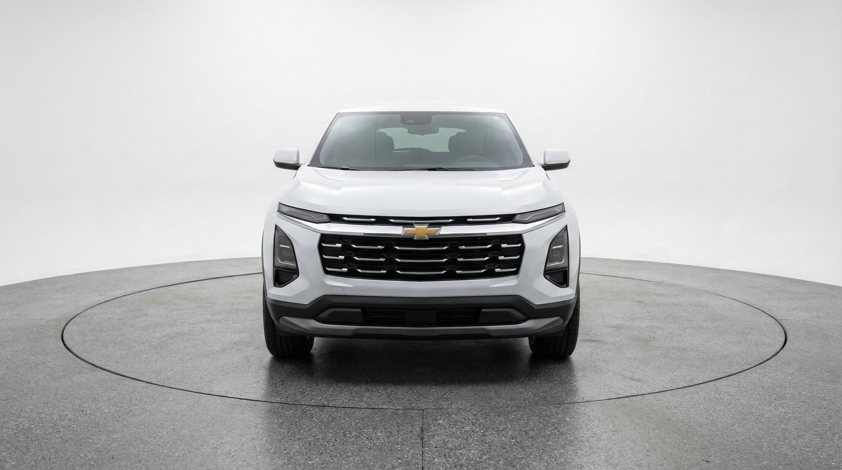 Used 2025 Chevrolet Equinox LT image 2