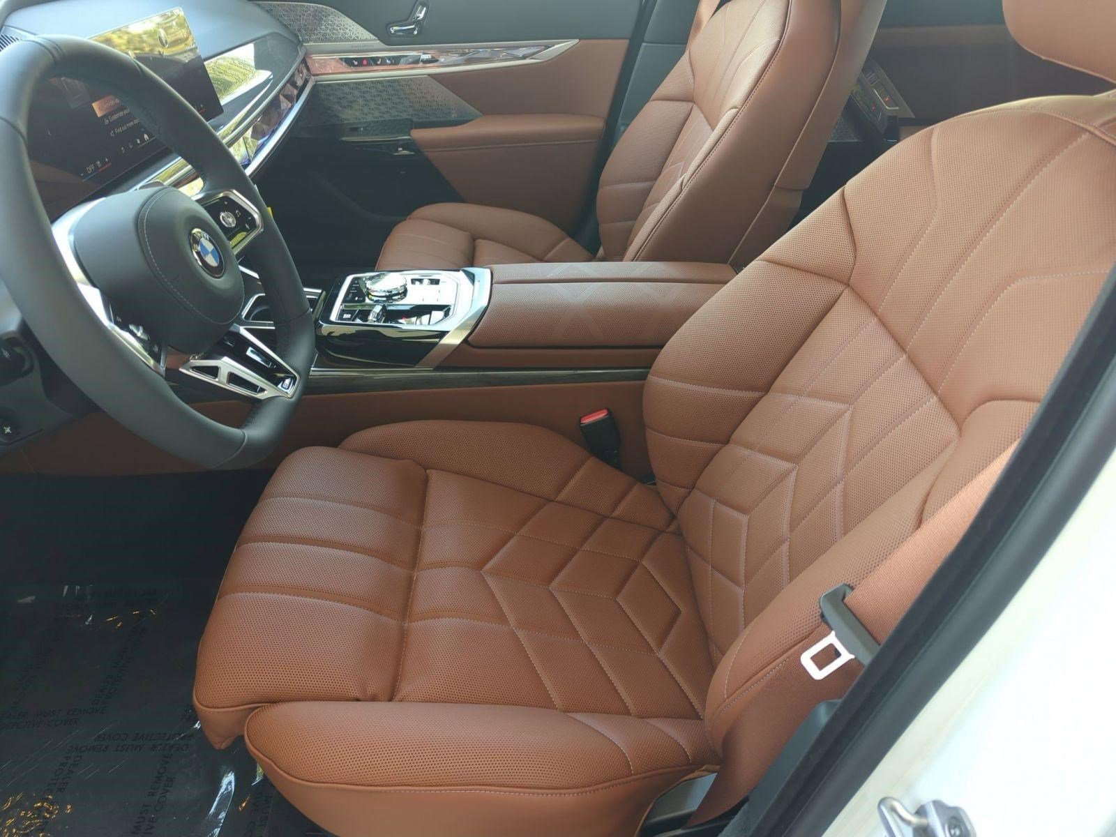Used 2026 BMW 760i xDrive AWD/4WD image 5