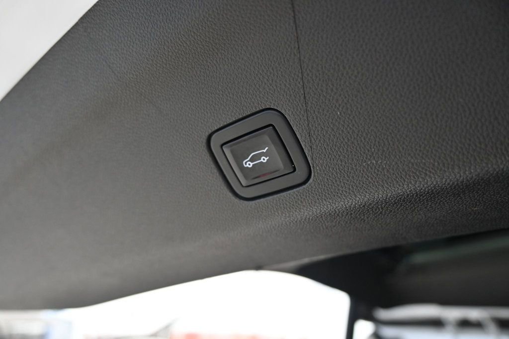 Used 2022 GMC Yukon SLT w/ SLT Luxury Package image 20