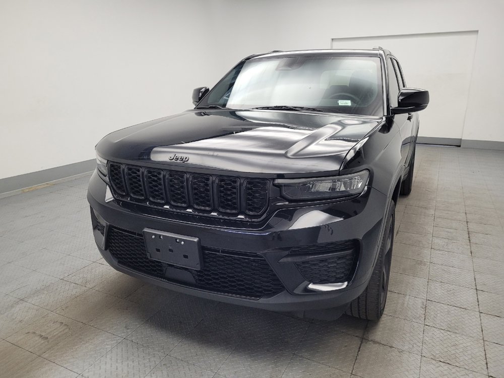 Used 2023 Jeep Grand Cherokee Altitude AWD/4WD image 15