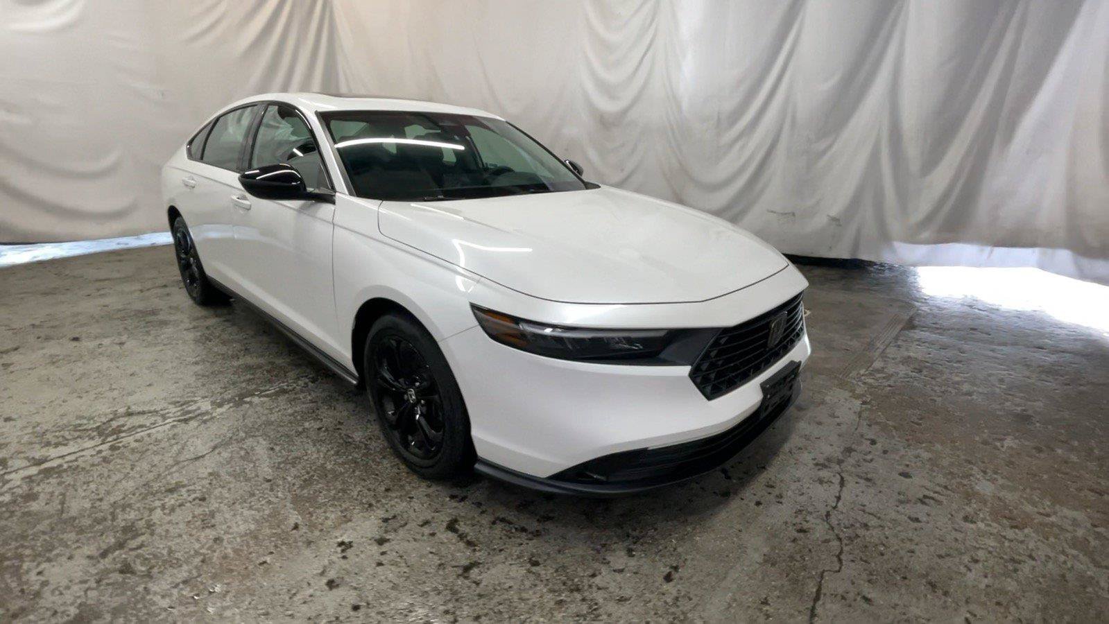 Used 2025 Honda Accord SE image 2