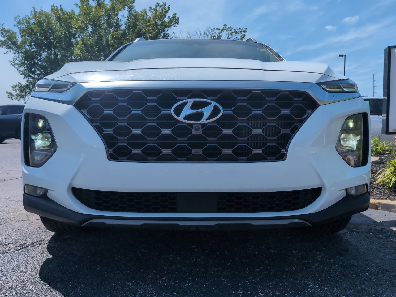 Used 2019 Hyundai Santa Fe FWD image 2