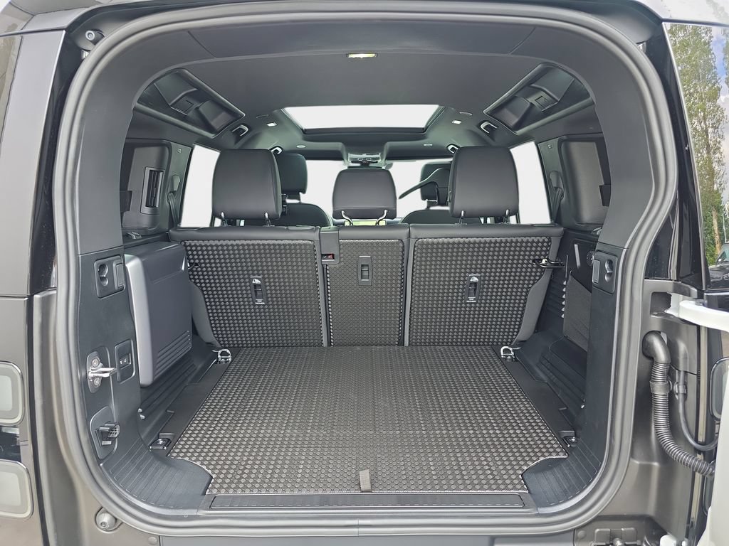 New 2026 Land Rover Defender 110 S AWD/4WD image 12