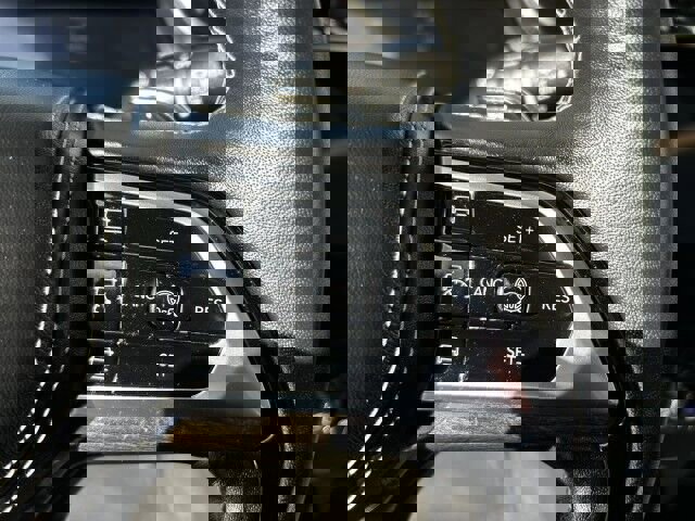 Used 2025 Jeep Grand Cherokee L Overland w/ Advanced Protech Group III image 15