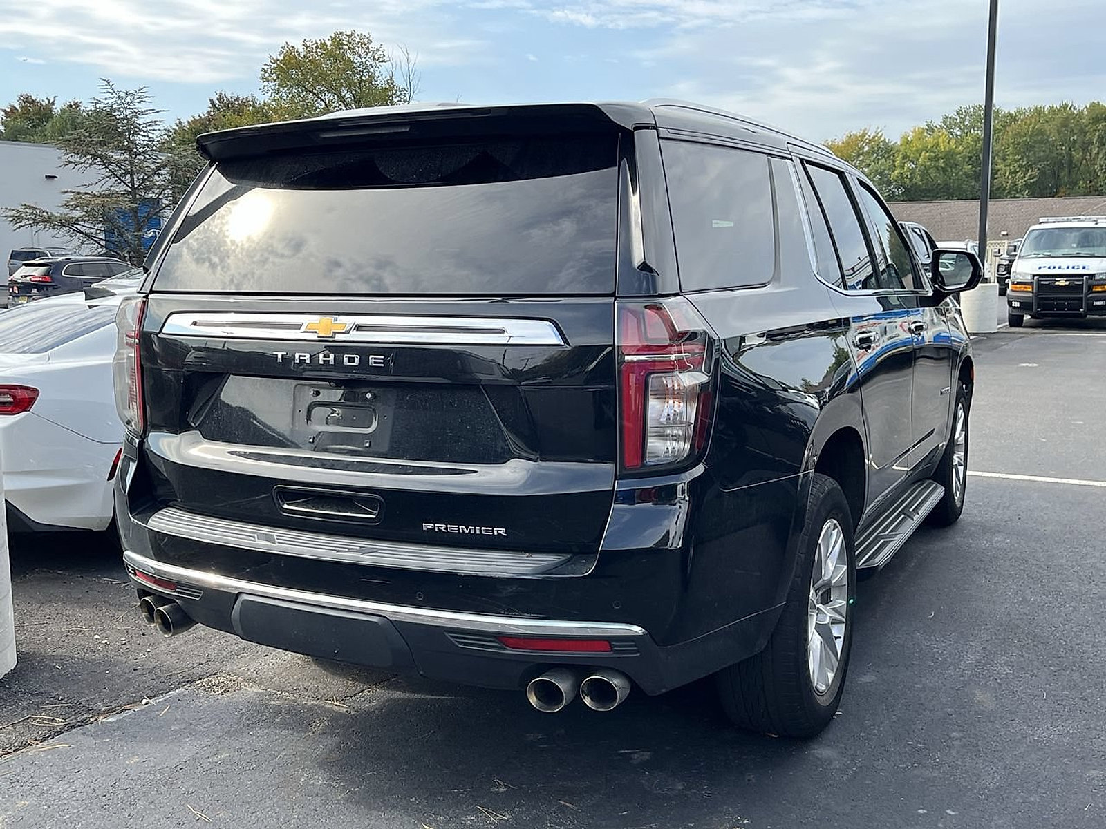 Used 2023 Chevrolet Tahoe Premier AWD/4WD image 3