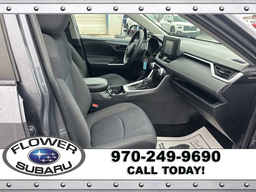 Used 2019 Toyota RAV4 LE image 9