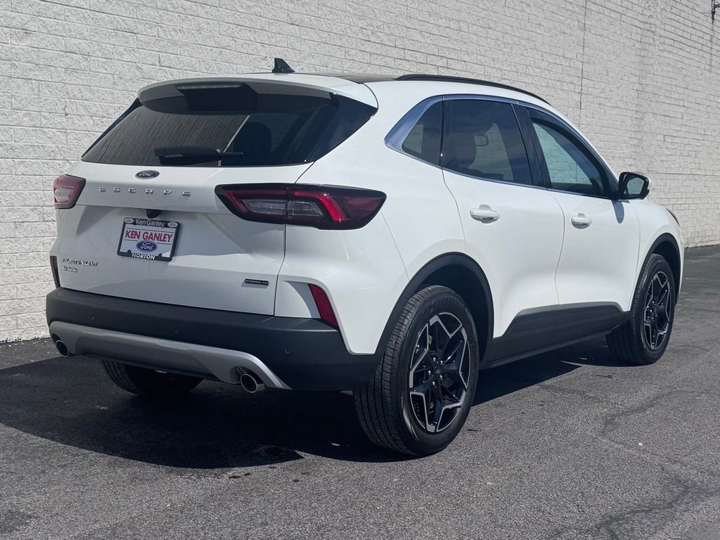 Used 2026 Ford Escape Platinum w/ Premium Technology Package image 9