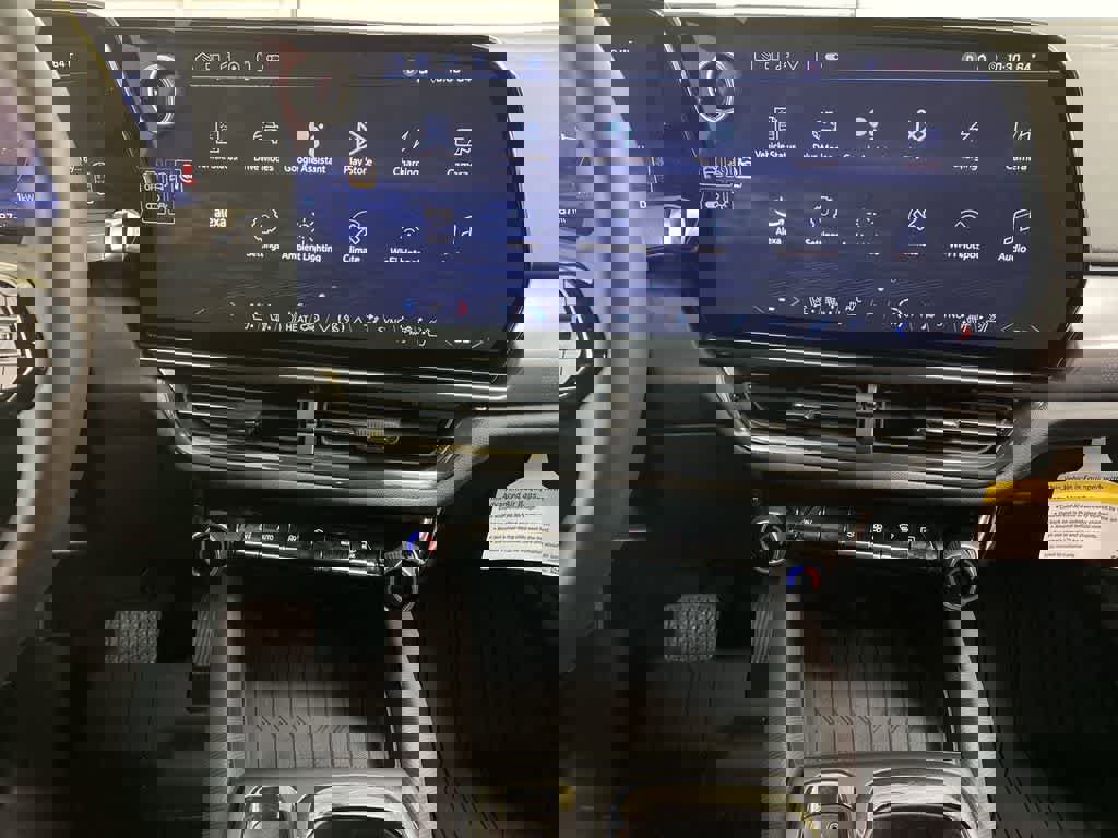 Used 2024 Chevrolet Equinox EV RS image 25