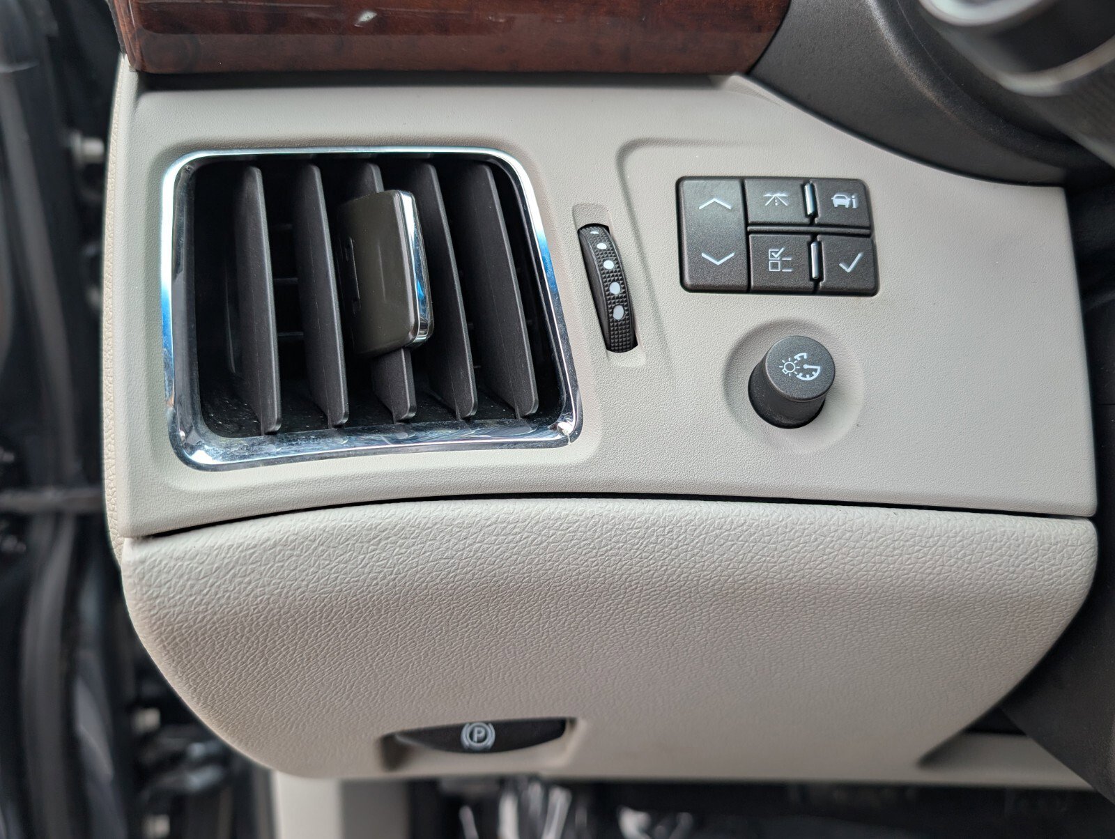 Used 2011 Cadillac CTS Luxury image 34