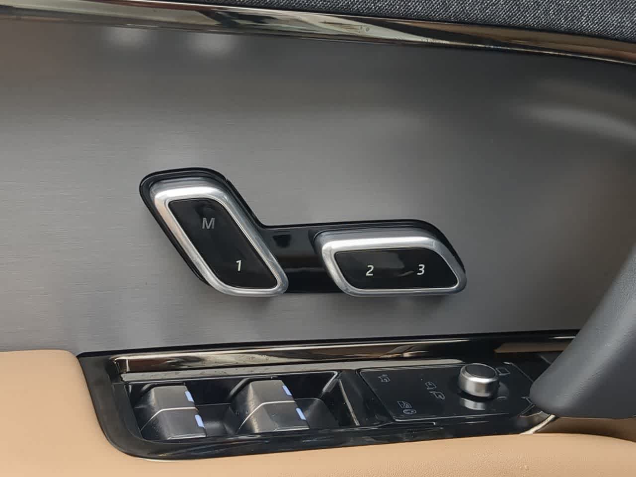 New 2027 Land Rover Range Rover Sport SE AWD/4WD image 18