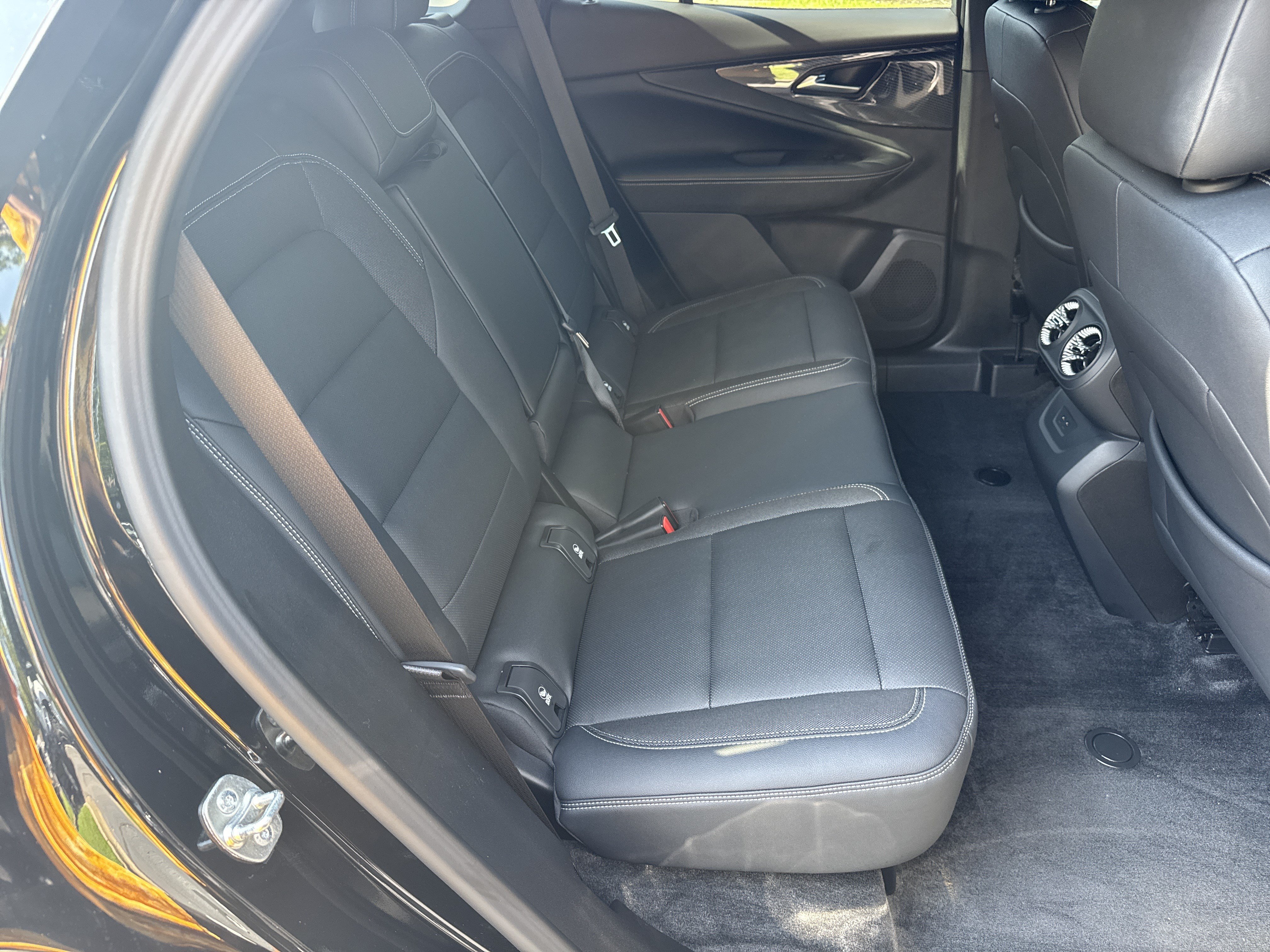 Used 2024 Chevrolet Blazer EV LT AWD/4WD image 14