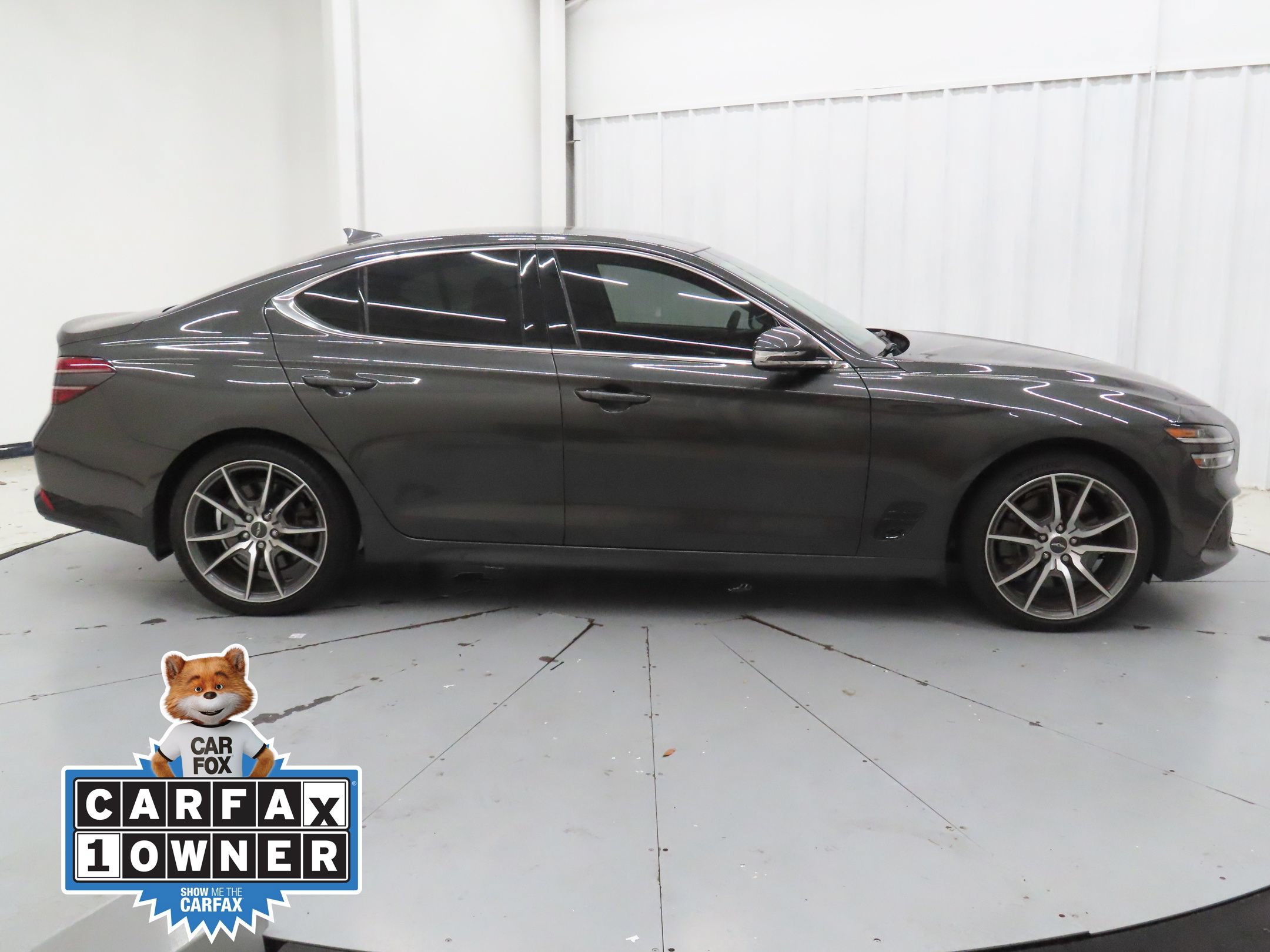 Used 2023 Genesis G70 3.3T RWD image 2