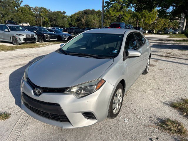 Used 2016 Toyota Corolla LE FWD image 2