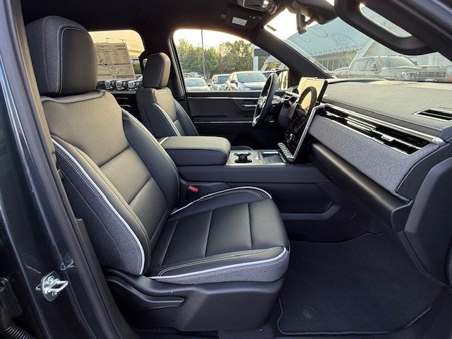 New 2026 GMC Sierra EV Elevation image 18