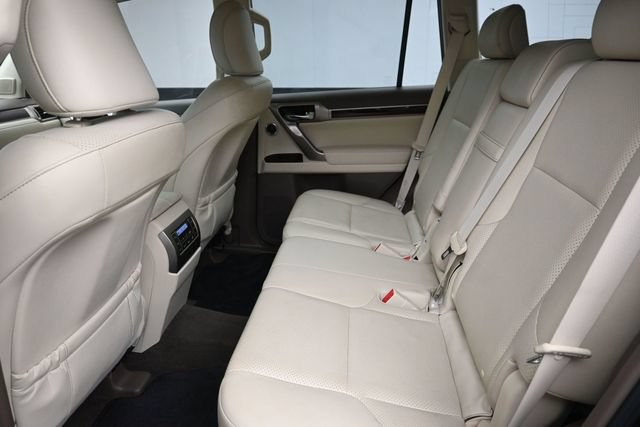Used 2016 Lexus GX 460 Luxury AWD/4WD image 18