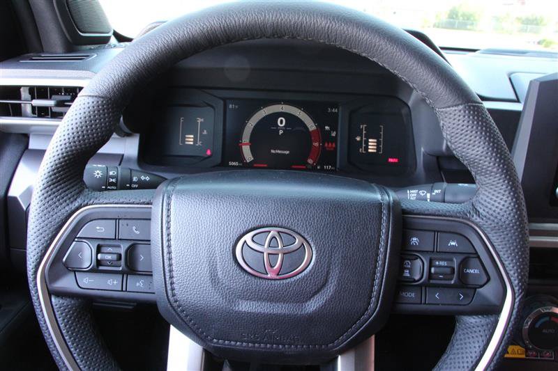 Used 2025 Toyota Tacoma SR5 AWD/4WD image 16