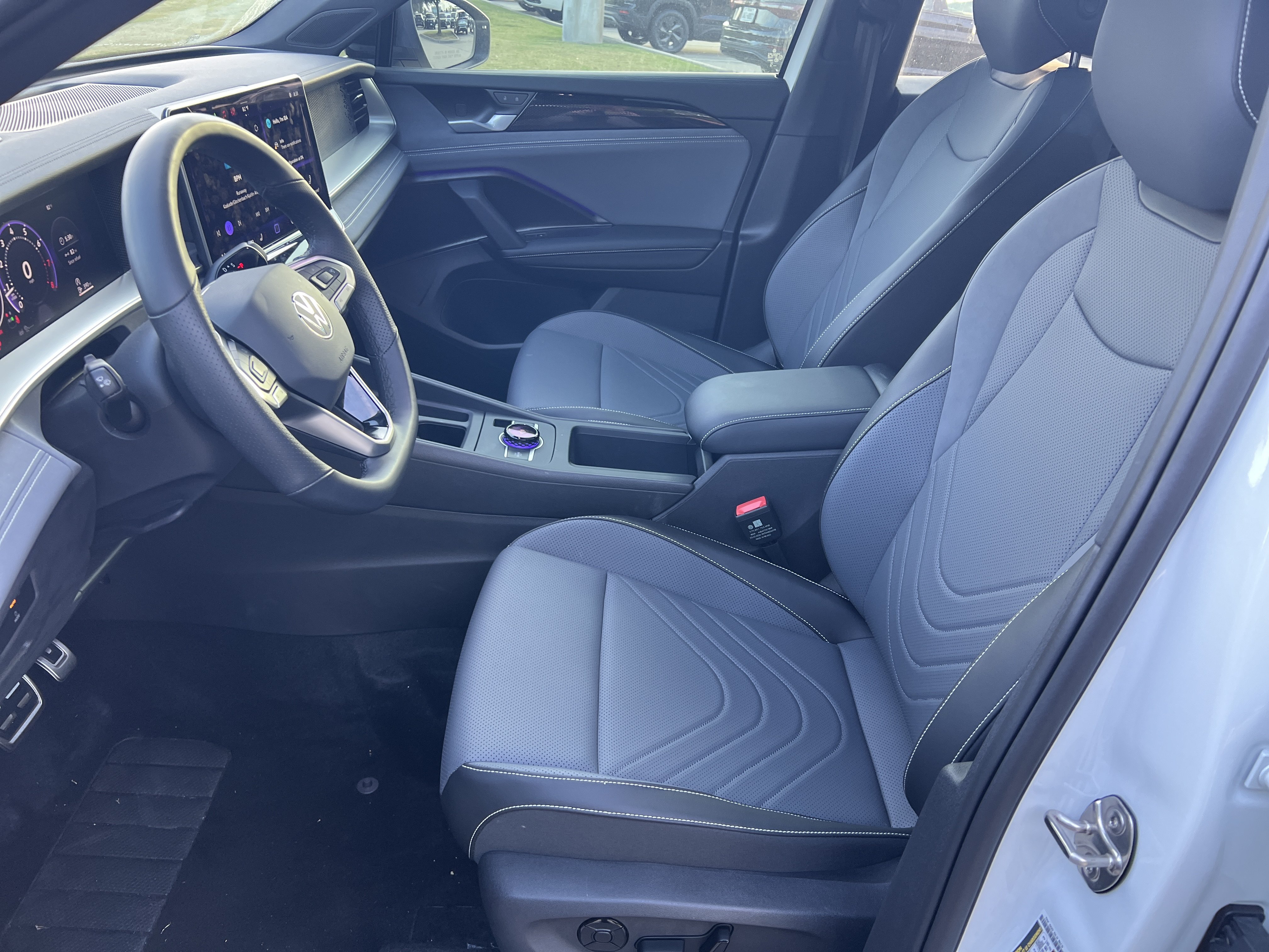 Certified 2026 Volkswagen Tiguan SE R-Line FWD image 13