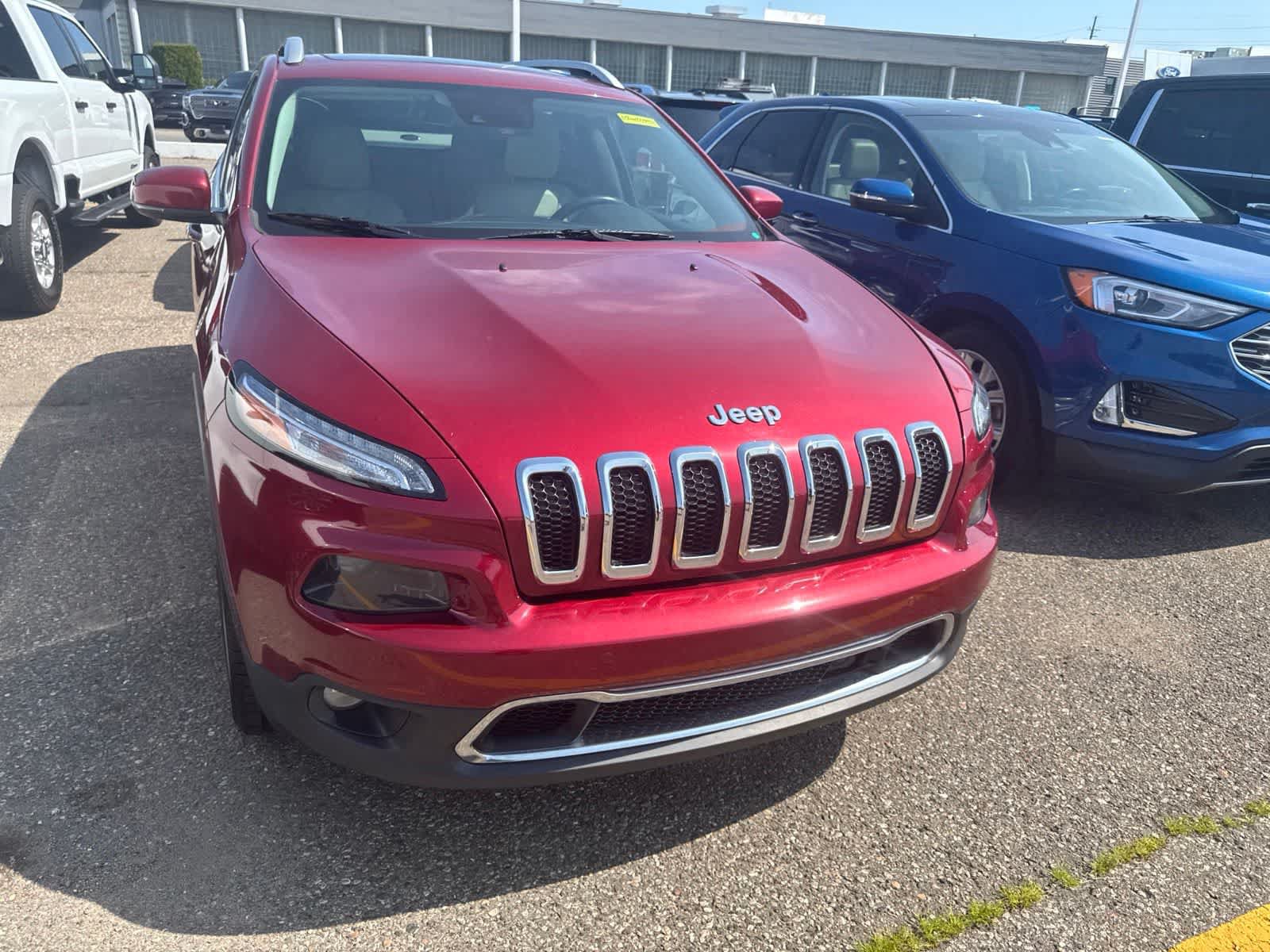 Used 2016 Jeep Cherokee Limited w/ Luxury Group AWD/4WD image 23
