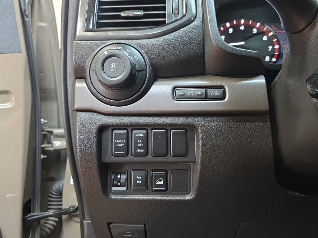 Used 2023 Nissan Titan PRO-4X w/ Pro-4x Convenience Package image 30