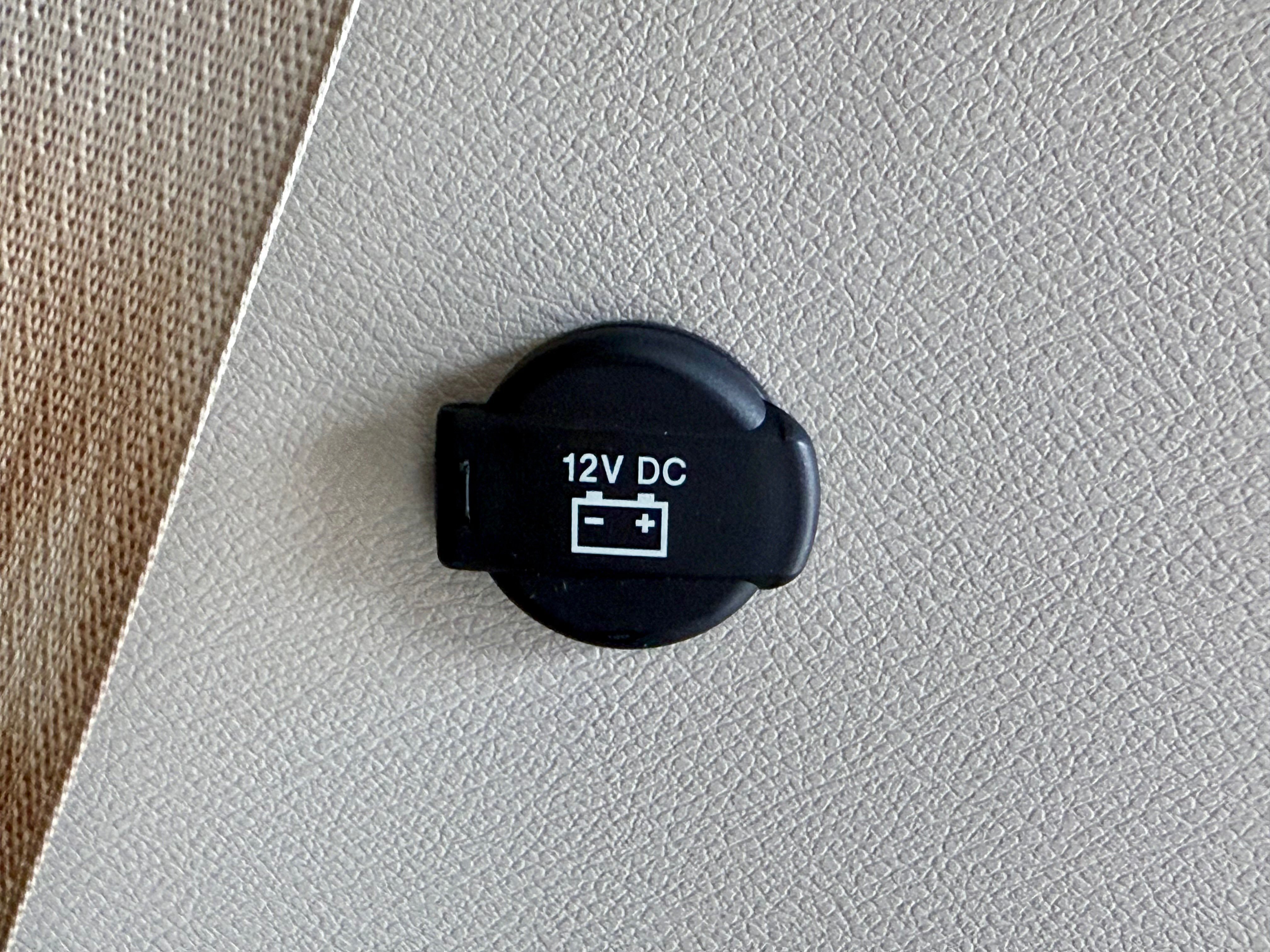 Certified 2023 Chrysler Voyager LX FWD image 9