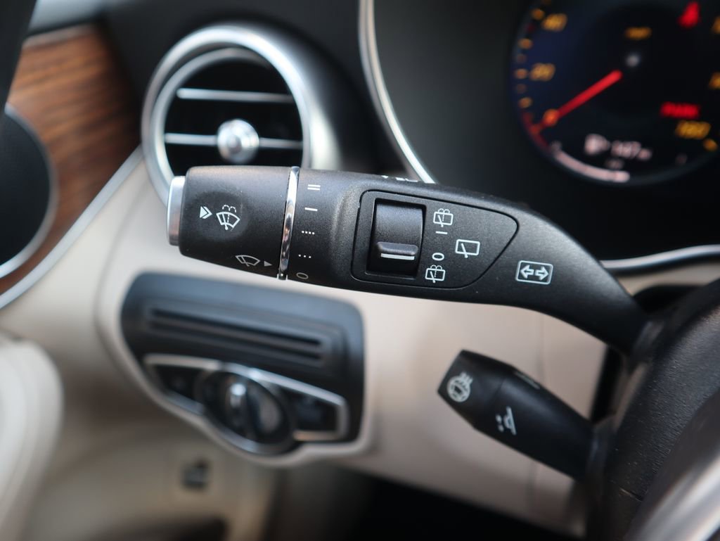 Certified 2022 Mercedes-Benz GLC 300 4MATIC w/ Premium Package Lite image 20