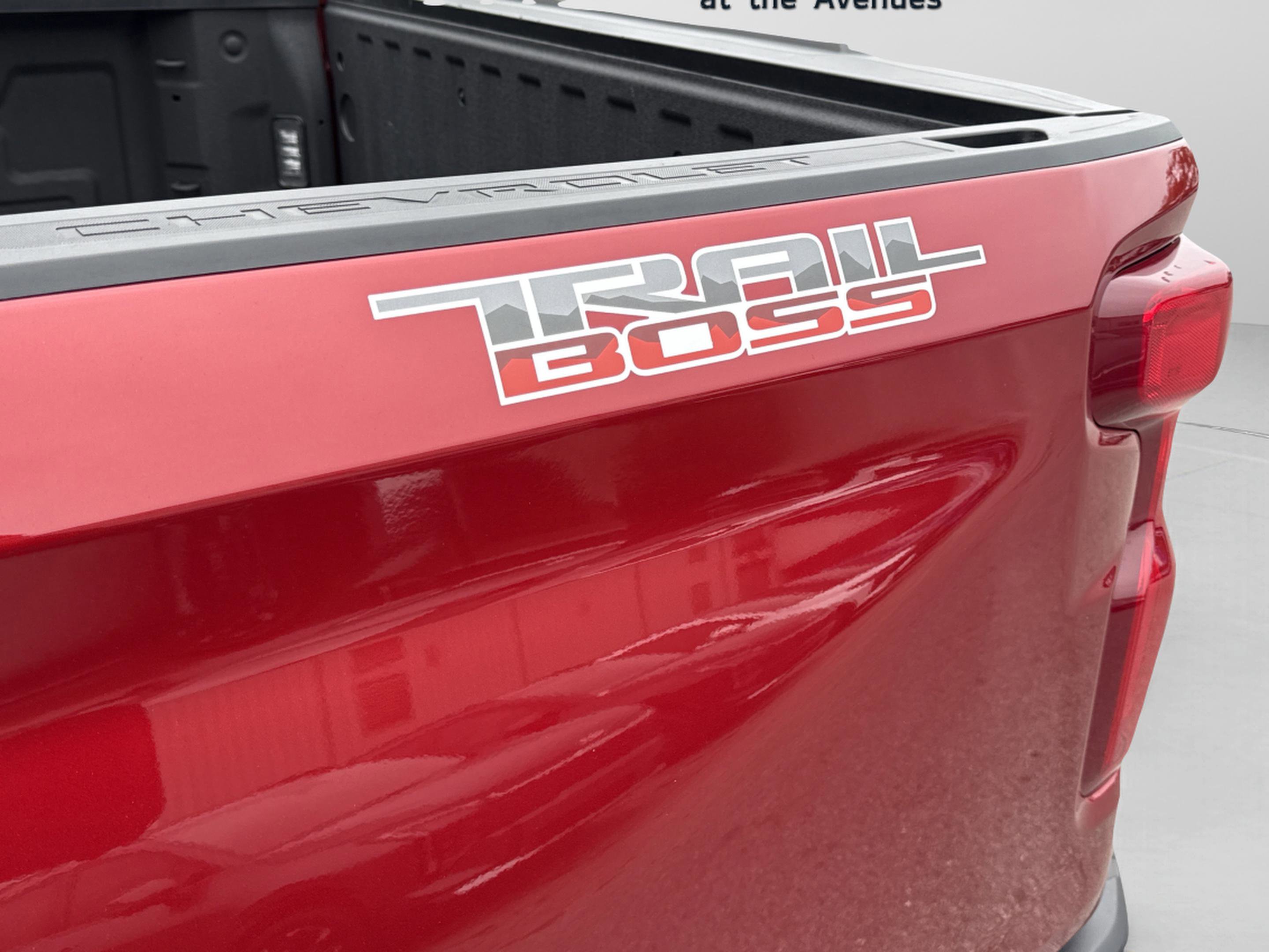 Used 2025 Chevrolet Silverado 1500 LT Trail Boss w/ Convenience Package II image 31