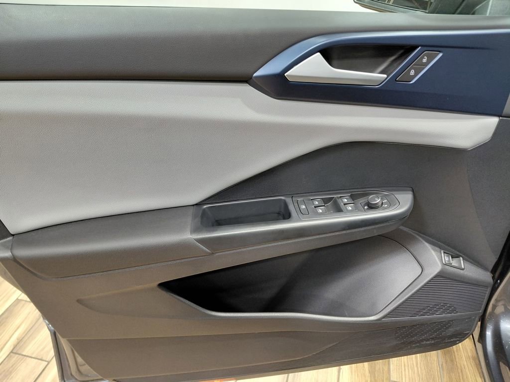 Used 2022 Volkswagen Taos SE image 39