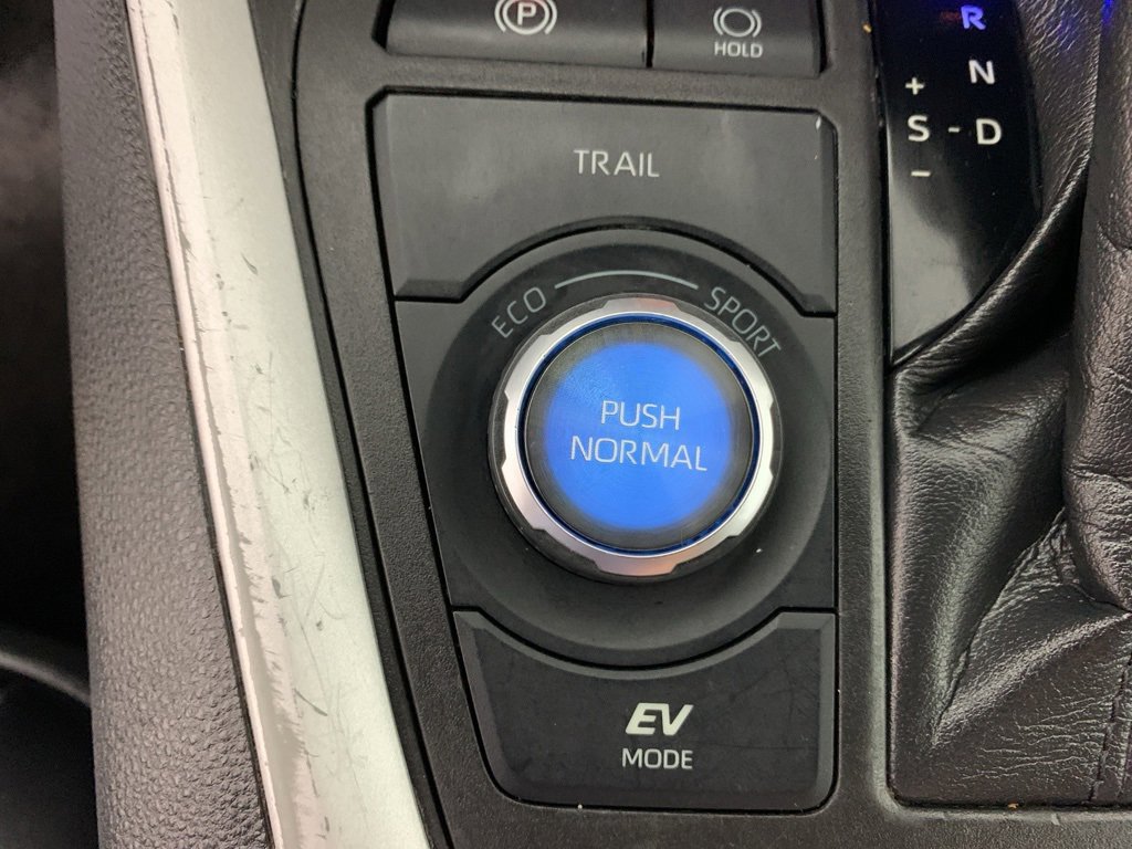 Used 2021 Toyota RAV4 Limited image 14