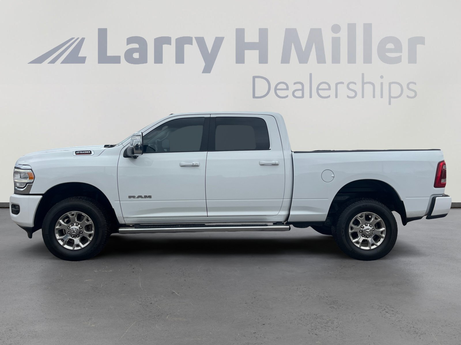 Used 2024 RAM 2500 Laramie w/ Towing Technology Group AWD/4WD image 2