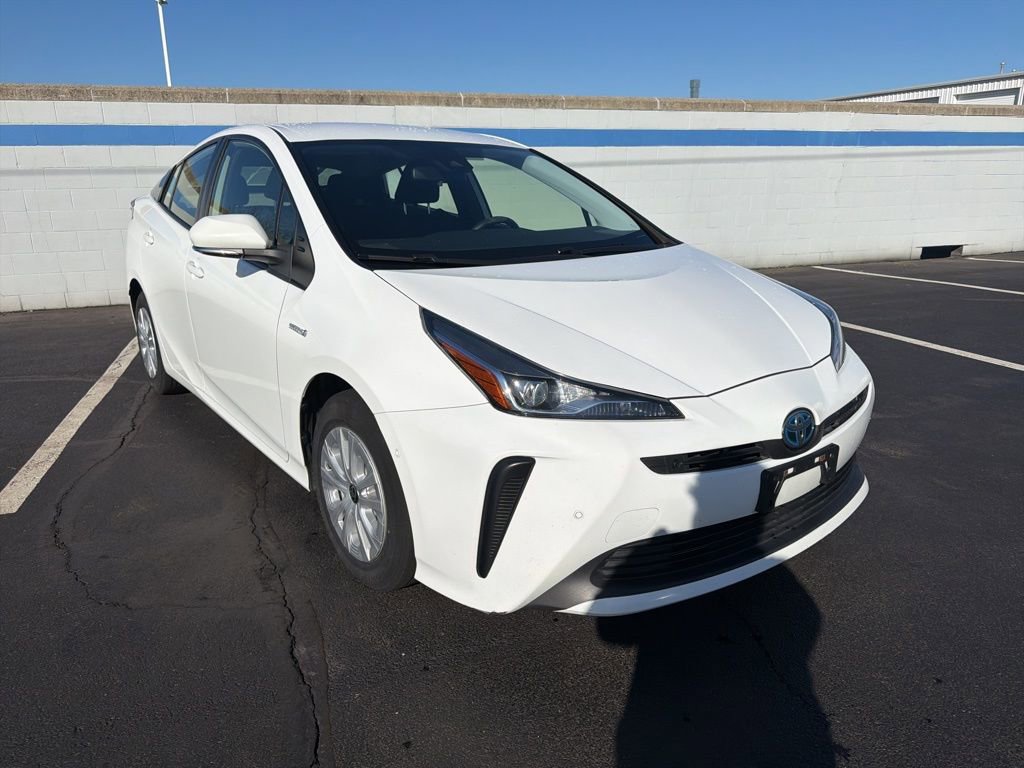 Used 2021 Toyota Prius LE image 7