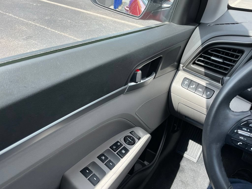 Used 2019 Hyundai Elantra Value Edition FWD image 22