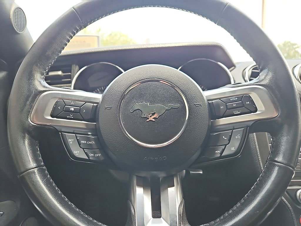 Used 2017 Ford Mustang Coupe RWD image 19