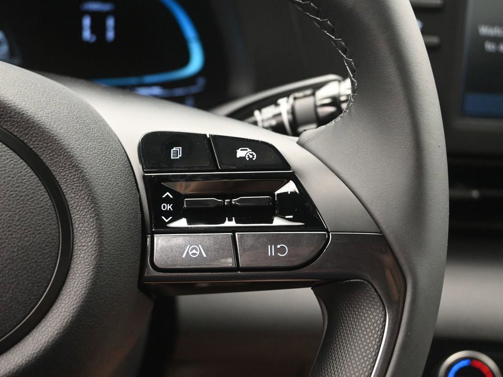 New 2025 Hyundai Elantra Sport image 12