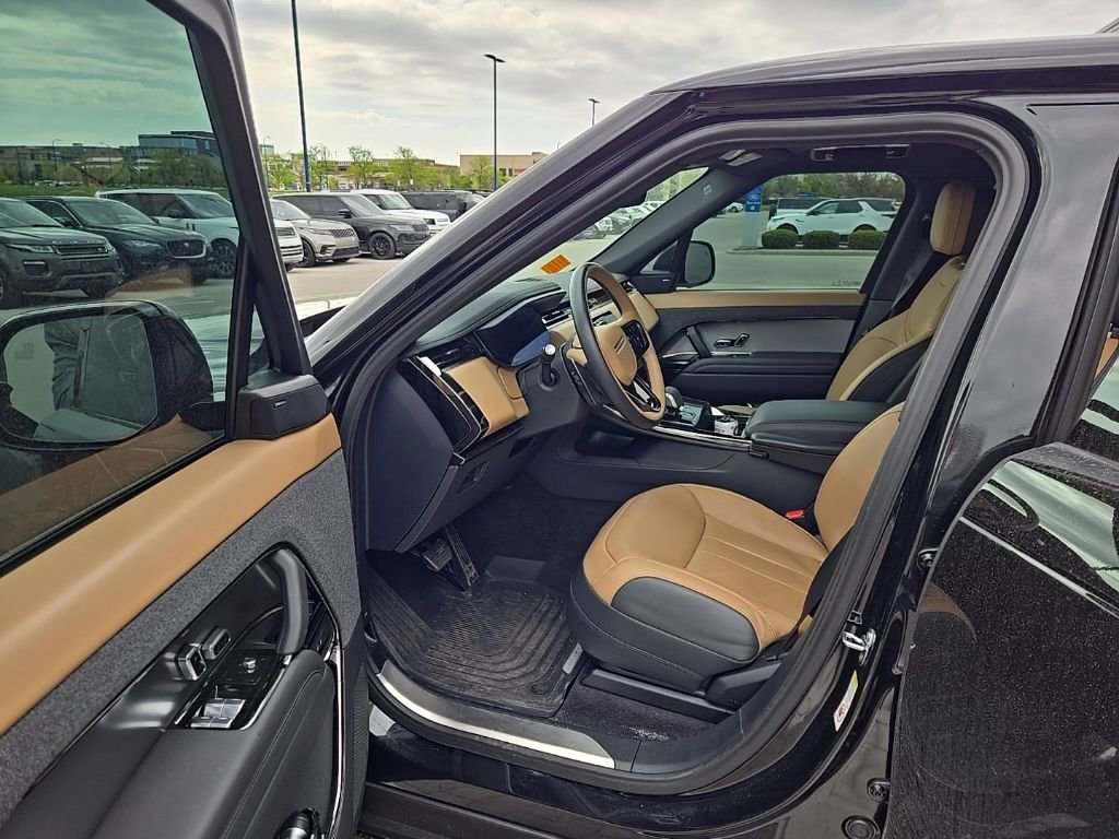Used 2024 Land Rover Range Rover Sport Dynamic SE image 16