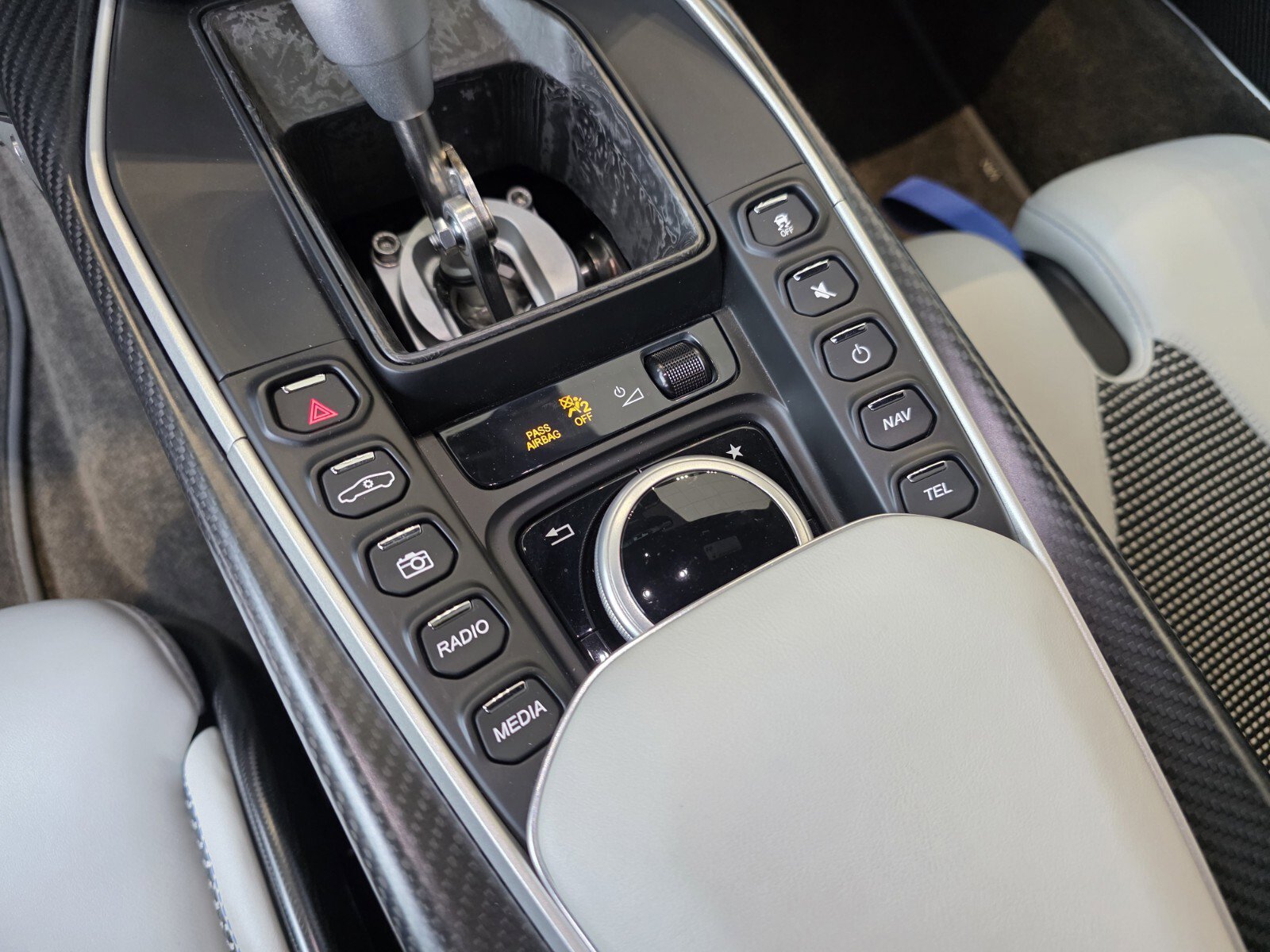 Used 2024 Aston Martin Valour Coupe image 15