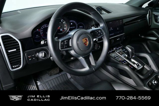 Used 2022 Porsche Cayenne Coupe image 4