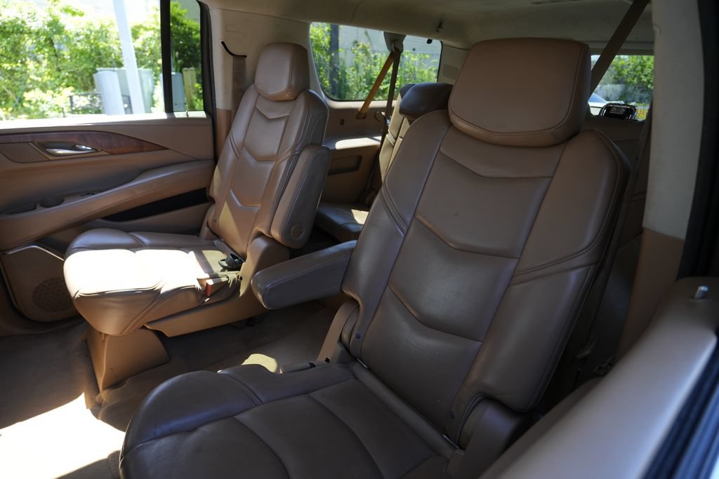 Used 2015 Cadillac Escalade ESV Platinum AWD/4WD image 24