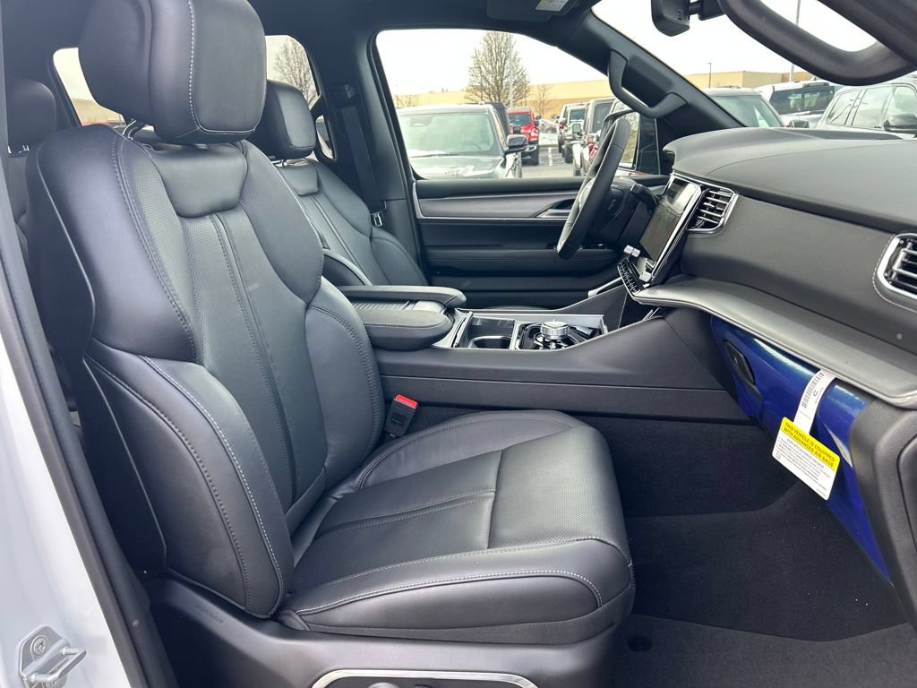 New 2026 Jeep Grand Wagoneer L Limited AWD/4WD image 27
