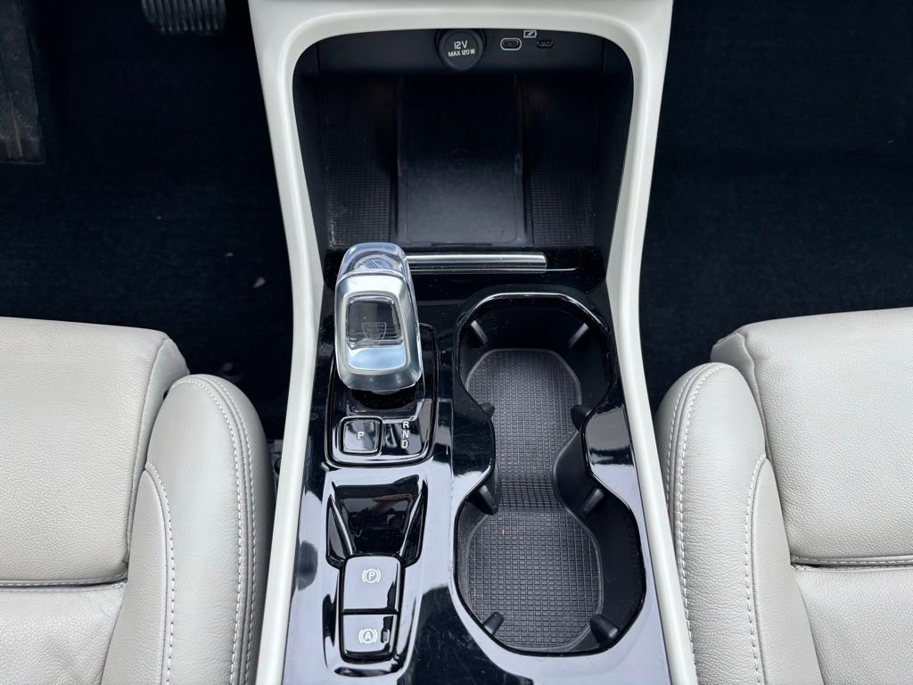 Certified 2023 Volvo XC40 B5 Plus w/ Driver Assist Package image 25