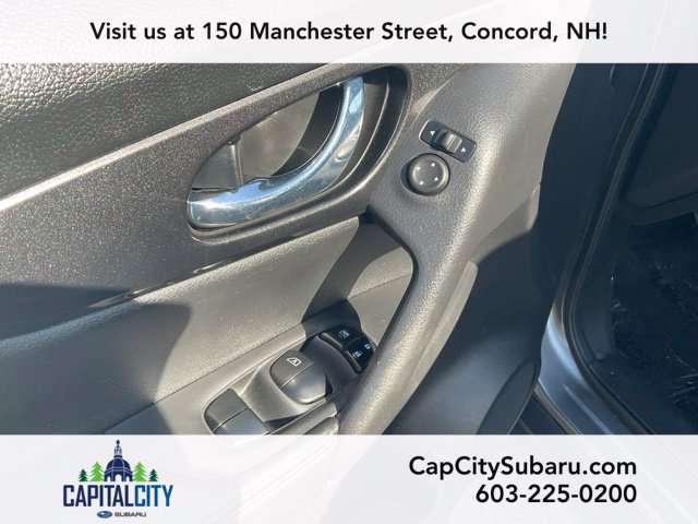 Used 2018 Nissan Rogue S AWD/4WD image 12