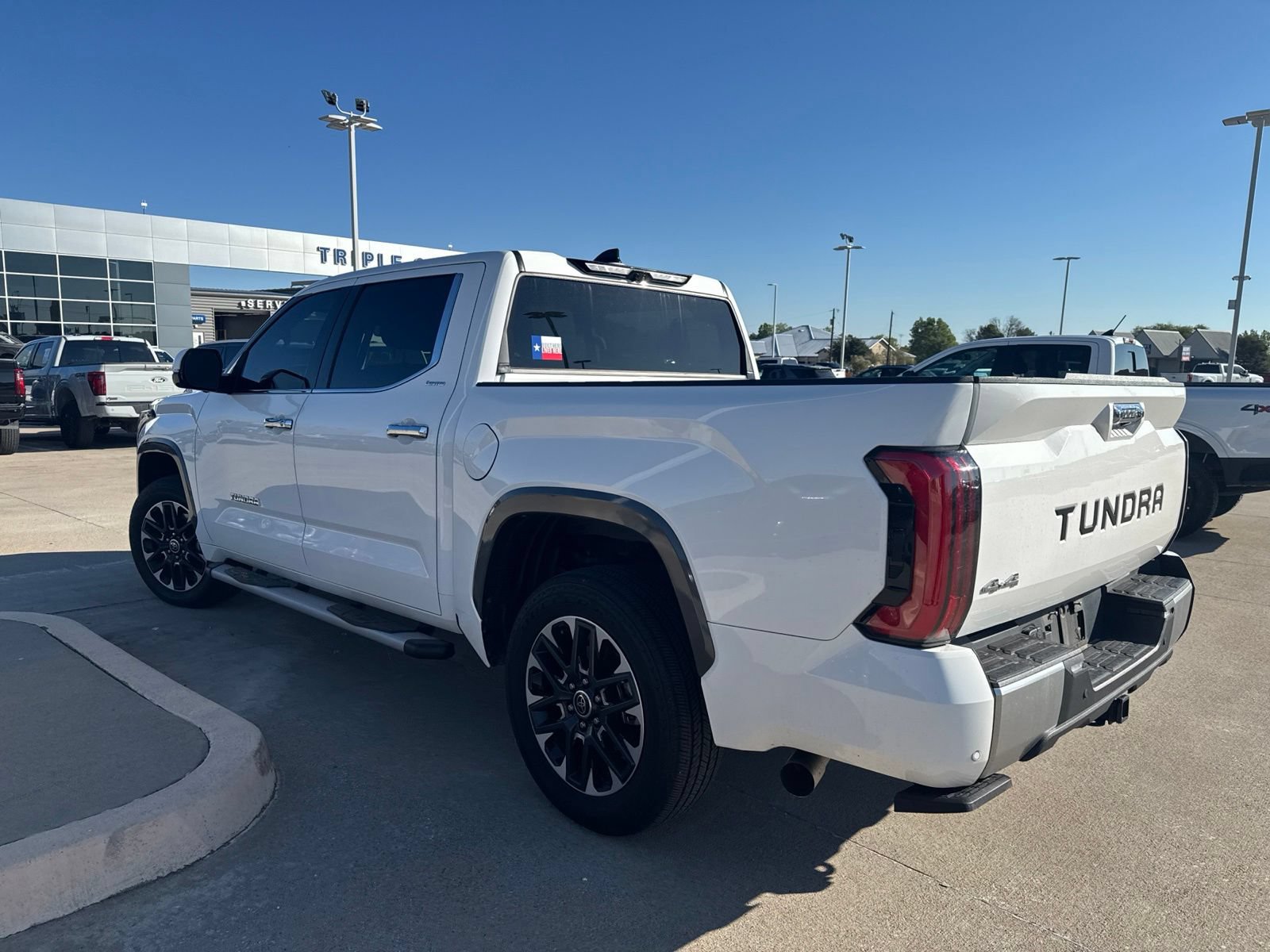 Used 2023 Toyota Tundra Limited AWD/4WD image 5