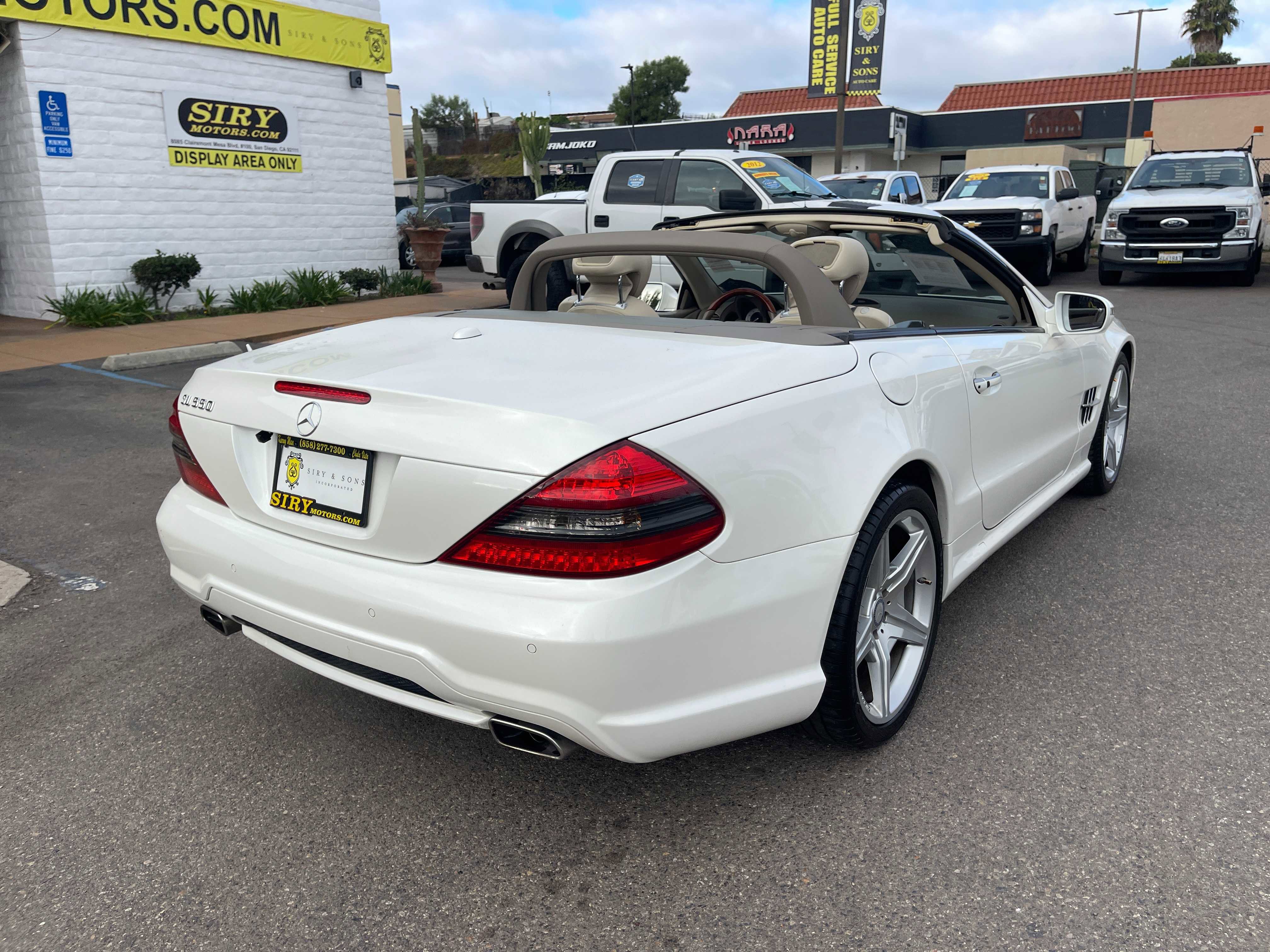 Used 2011 Mercedes-Benz SL 550 image 11