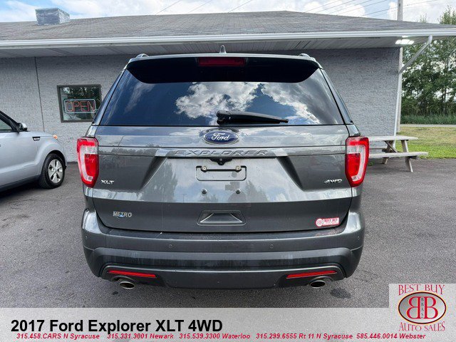Used 2017 Ford Explorer XLT w/ Equipment Group 202A AWD/4WD image 4